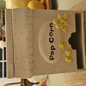 Popcorn Ceramic Storage Container 9.5x7.5
